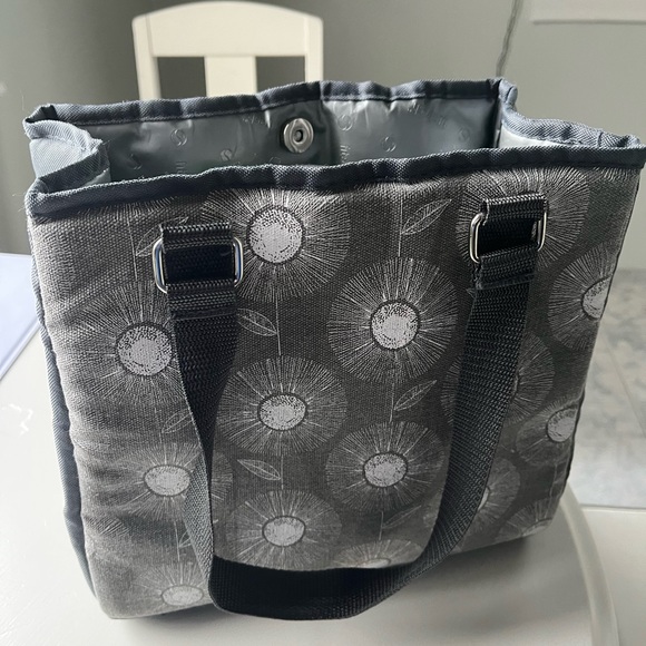 Grey floral lunch bag with insulation - Picture 1 of 3